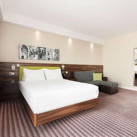 Hampton By Hilton Krakow Hotel Exterior photo