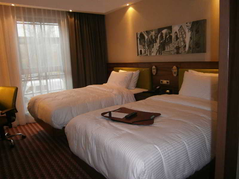 Hampton By Hilton Krakow Hotel Exterior photo