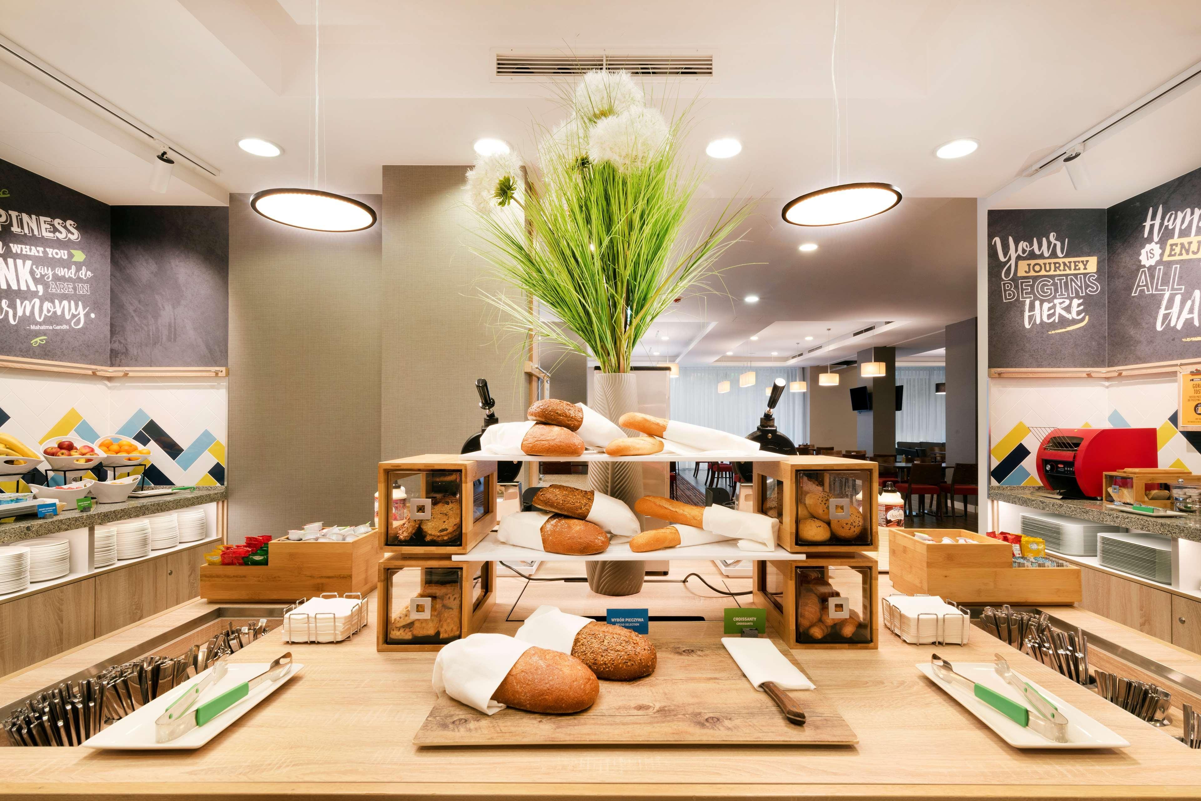 Hampton By Hilton Krakow Hotel Exterior photo