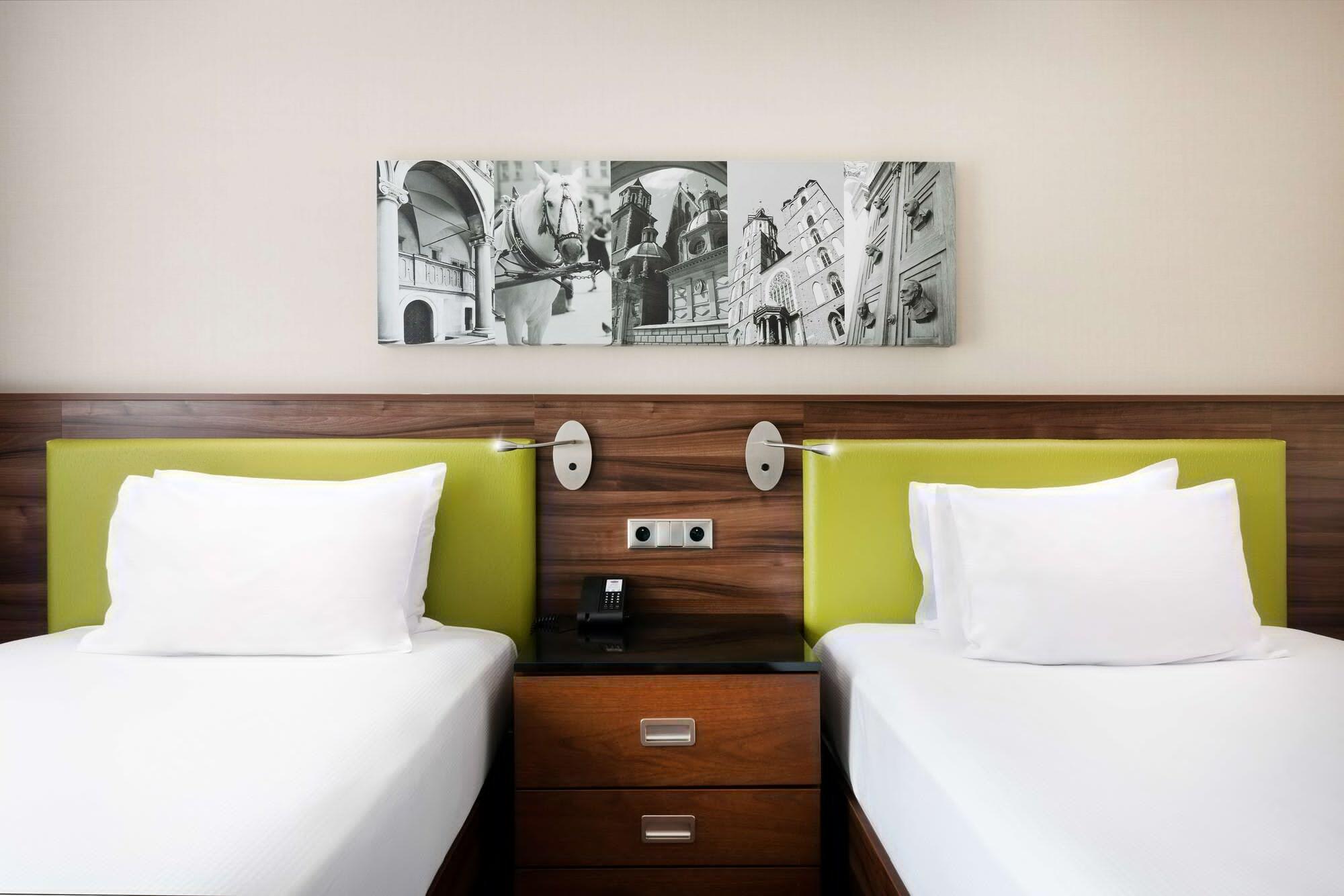 Hampton By Hilton Krakow Hotel Exterior photo